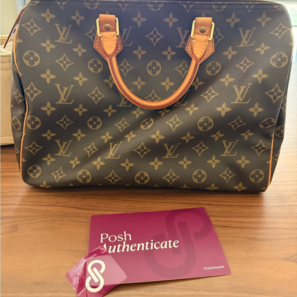 Authentic Louis Vuitton Speedy 35 - Picture 8 of 12